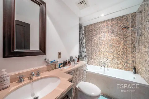 Apartament në Downtown Dubai (Downtown Burj Dubai), Emiratet e Bashkuara Arabe 2 dhoma gjumi, 113 m2. № 649757 - Foto 16