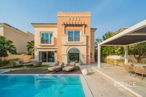 Vilë në Dubai Sports City, Dubai, Emiratet e Bashkuara Arabe 5 dhoma gjumi, 446 m2. № 649752 - Foto 2