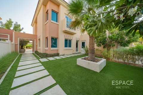 Vilë në Dubai Sports City, Dubai, Emiratet e Bashkuara Arabe 5 dhoma gjumi, 446 m2. № 649752 - Foto 20