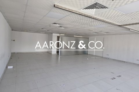 Зняти в оренду офіс в Джумейра Лейк Тауэрс, Дубай, ОАЕ 105м2, № 677159 - фото 7