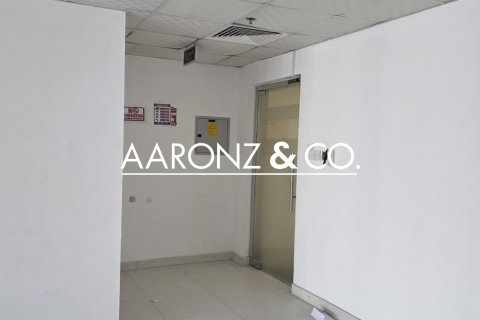 Birojs Jumeirah Lake Towers, Dubaijā, AAE 105 m2 Nr. 677159 - attēls 8