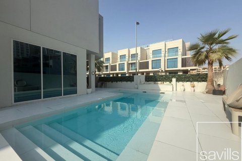 Jumeirah Village Circle、Dubai、UAE にあるヴィラの賃貸物件 4ベッドルーム、334 m2、No641029 - 写真 1