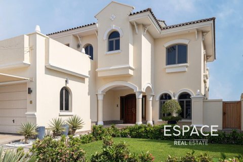 Villa en venta en Palm Jumeirah, Dubai, EAU 4 dormitorios, 465 m2 № 649836 - foto 1