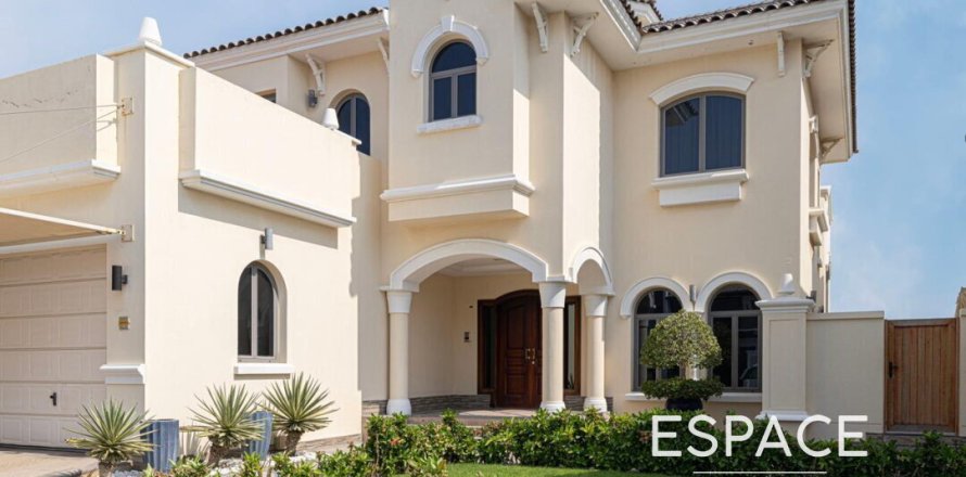 Villa en Palm Jumeirah, Dubai, EAU 4 dormitorios, 465 m² № 649836