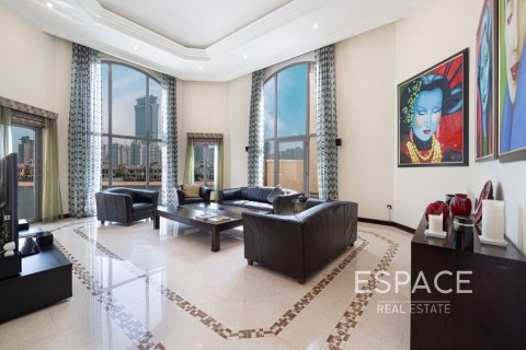 Villa en venta en Palm Jumeirah, Dubai, EAU 4 dormitorios, 465 m2 № 649836 - foto 3