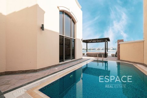 Villa en venta en Palm Jumeirah, Dubai, EAU 4 dormitorios, 465 m2 № 649836 - foto 9