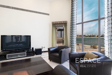 Villa en venta en Palm Jumeirah, Dubai, EAU 4 dormitorios, 465 m2 № 649836 - foto 5