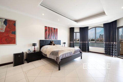 Villa en venta en Palm Jumeirah, Dubai, EAU 4 dormitorios, 465 m2 № 649836 - foto 18