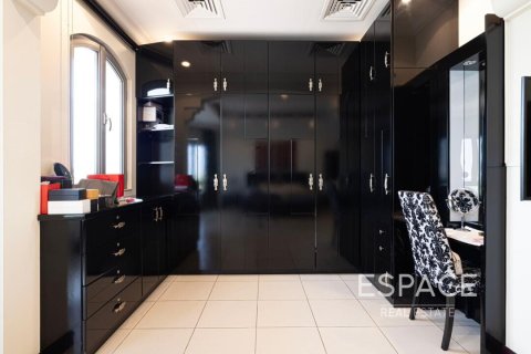 Villa en venta en Palm Jumeirah, Dubai, EAU 4 dormitorios, 465 m2 № 649836 - foto 6