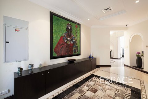 Villa en venta en Palm Jumeirah, Dubai, EAU 4 dormitorios, 465 m2 № 649836 - foto 8