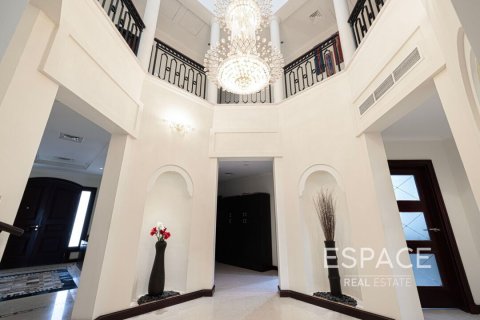 Villa en venta en Palm Jumeirah, Dubai, EAU 4 dormitorios, 465 m2 № 649836 - foto 4