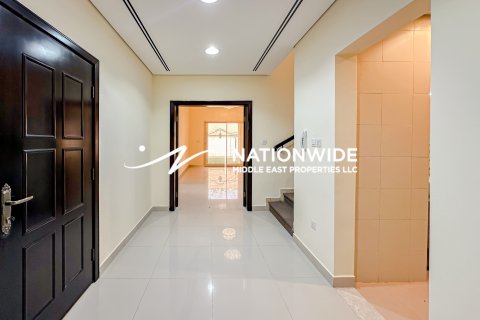 Abu Dhabi、UAE にあるヴィラ販売中 3ベッドルーム、467 m2、No659767 - 写真 2