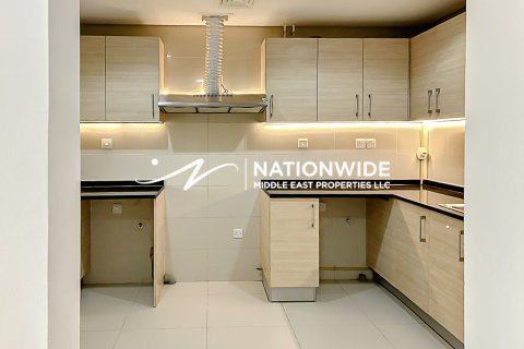 Appartamento in vendita a Abu Dhabi, EAU 2 camere da letto, 135 mq. № 659771 - foto 4