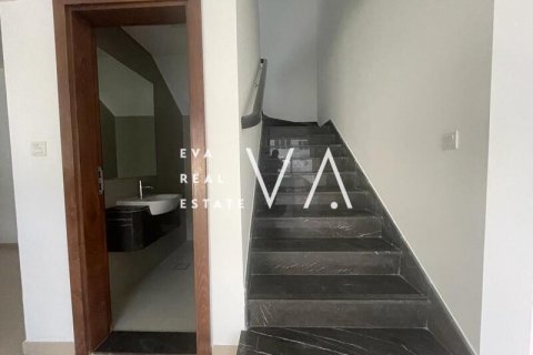 Řadový dům v Dubai, SAE 3 ložnice, 187.19 m² Č.: 637692 - fotografie 12