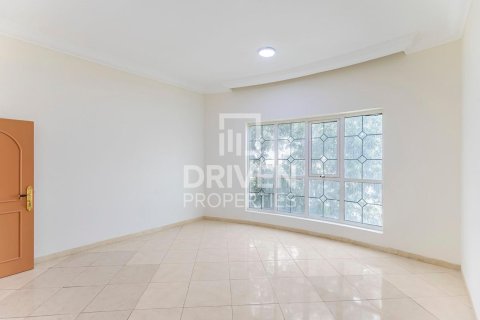 Villa te huur in Al Barsha, Dubai, VAE 6 slaapkamers, 1393.55 vr.m., nr 757145 - foto 11