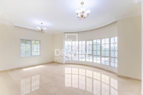 Villa te huur in Al Barsha, Dubai, VAE 6 slaapkamers, 1393.55 vr.m., nr 757145 - foto 9
