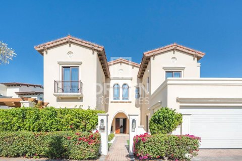 Villa para arrendamento em Arabian Ranches 2, Dubai, EAU 6 quartos, 760.78 m2 № 757144 - foto 2