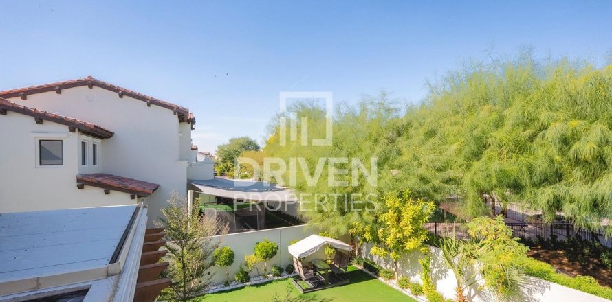 Villa em Arabian Ranches 2, Dubai, EAU 6 quartos, 760.78 m2 № 757144