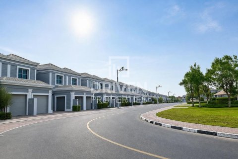 Вилла в Falcon City of Wonders, Дубай, ОАЭ 5 спален, 822.94м2 № 757140