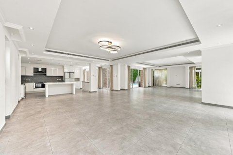 Vilë në Jumeirah Golf Estates, Dubai, Emiratet e Bashkuara Arabe 5 dhoma gjumi, 749.27 m2. № 764297 - Foto 3