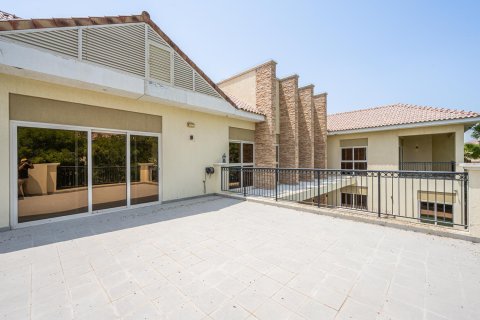 Vilë në Jumeirah Golf Estates, Dubai, Emiratet e Bashkuara Arabe 5 dhoma gjumi, 749.27 m2. № 764297 - Foto 20