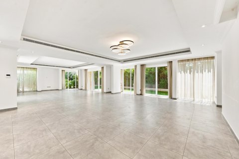 Vilë në Jumeirah Golf Estates, Dubai, Emiratet e Bashkuara Arabe 5 dhoma gjumi, 749.27 m2. № 764297 - Foto 7