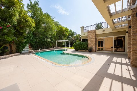 Vilë në Jumeirah Golf Estates, Dubai, Emiratet e Bashkuara Arabe 5 dhoma gjumi, 749.27 m2. № 764297 - Foto 12