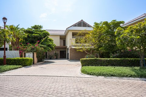 Βίλα σε Jumeirah Golf Estates, Dubai, ΗΑΕ 5 υπνοδωμάτια, 749.27 τ.μ. Αρ. 764297