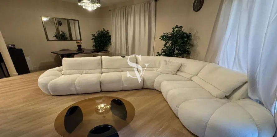 Jumeirah Village Circle, Dubai, UAE의 아파트 70제곱미터 번호 732139