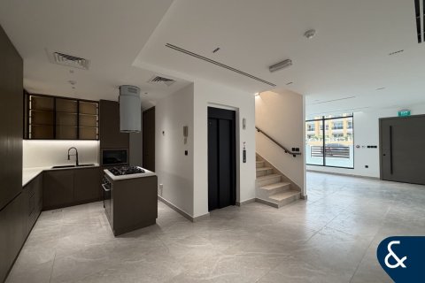 Jumeirah Village Circle, Dubai, UAE의 임대용 빌라 침실 4개, 27제곱미터 번호 688523 - 사진 5