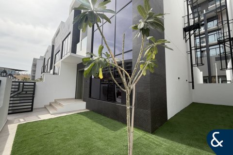 Jumeirah Village Circle, Dubai, UAE의 임대용 빌라 침실 4개, 27제곱미터 번호 688523 - 사진 3