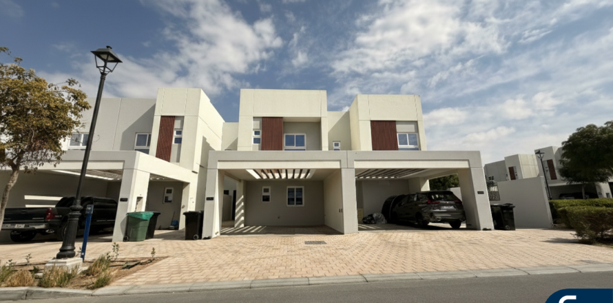 Shtëpi në qytet në Dubai Land, Dubai, Emiratet e Bashkuara Arabe 3 dhoma gjumi, 179 m2. № 688527