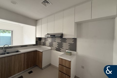 Shtëpi në qytet në Dubai Land, Dubai, Emiratet e Bashkuara Arabe 3 dhoma gjumi, 179 m2. № 688527 - Foto 6