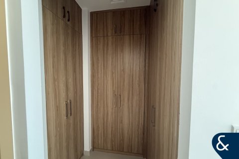 Shtëpi në qytet në Dubai Land, Dubai, Emiratet e Bashkuara Arabe 3 dhoma gjumi, 179 m2. № 688527 - Foto 16