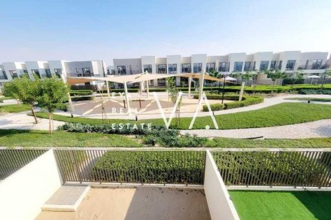 Rumah bandar di Dubai South (Dubai World Central), UAE 3 bilik tidur, 144.27 meter persegi № 637627 - foto 1