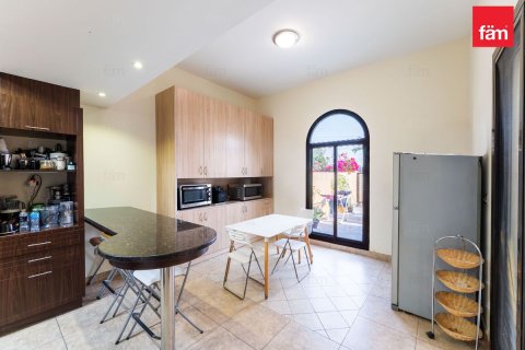 Kuća u nizu u gradu Dubai, UAE 4 spavaće sobe, 309.4 m2 Br. 702731 - Slika 25