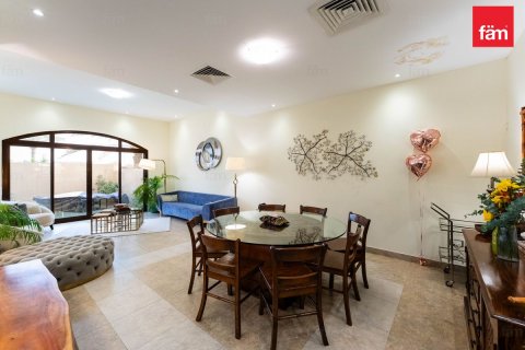 Kuća u nizu u gradu Dubai, UAE 4 spavaće sobe, 309.4 m2 Br. 702731 - Slika 17