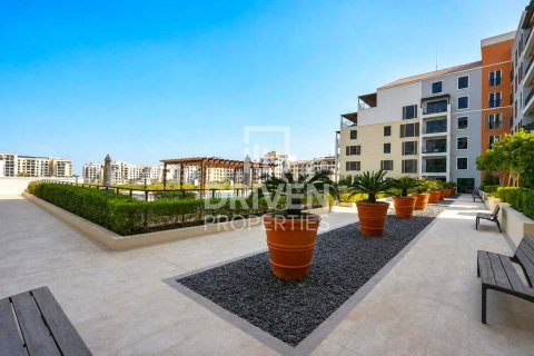 Apartment in Jumeirah, Dubai, UAE 2 bedrooms, 112.51 sq.m. № 768058 - photo 28