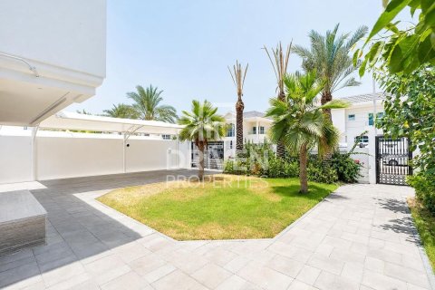 Jumeirah, Dubai, संयुक्त अरब अमीरात में विला, 5 बेडरूम, 341.6 वर्ग मीटर, संख्या 768061 - फ़ोटो 30