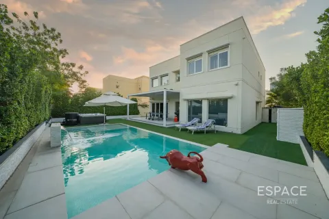 Villa i Meadows, Dubai, UAE 5 soveværelser, 353 kvm № 738017