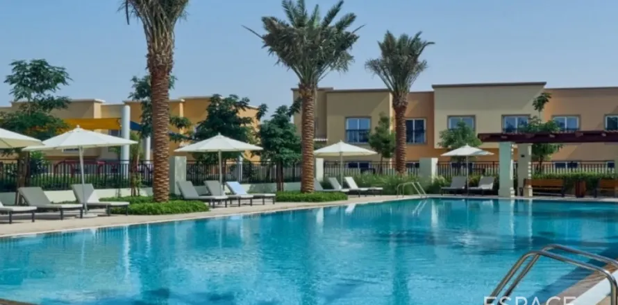 Vilë në Dubai Land, Emiratet e Bashkuara Arabe 3 dhoma gjumi, 178 m2. № 738019