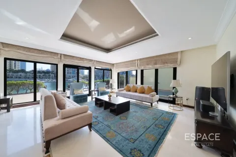 Villa zum Verkauf in Palm Jumeirah, Dubai, VAE 4 Schlafzimmer, 465 m2 Nr. 738020 - Foto 5