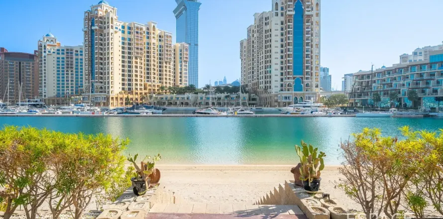 Villa in Palm Jumeirah, Dubai, VAE: 4 Schlafzimmer, 465 m2 Nr. 738020