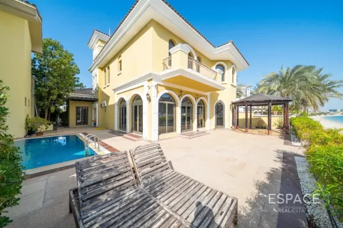 Villa zum Verkauf in Palm Jumeirah, Dubai, VAE 4 Schlafzimmer, 465 m2 Nr. 738020 - Foto 3