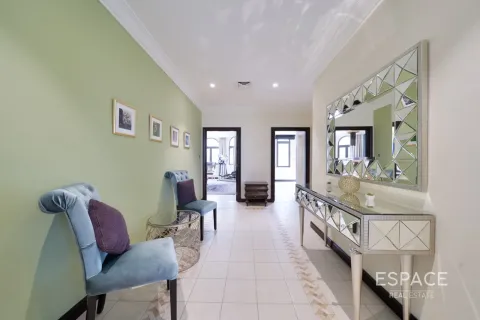 Villa zum Verkauf in Palm Jumeirah, Dubai, VAE 4 Schlafzimmer, 465 m2 Nr. 738020 - Foto 15