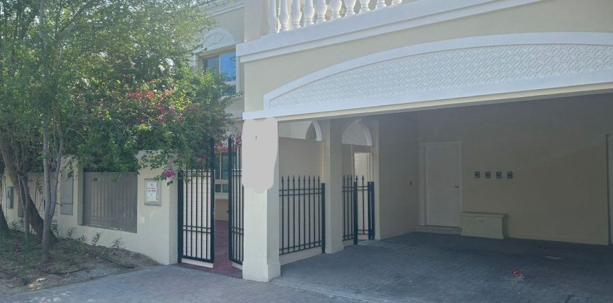 Villa à Dubai, EAU: 4 chambres, 688.8 m2 № 685895