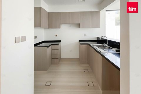 Dubai, संयुक्त अरब अमीरात में विला, 4 बेडरूम, 180 वर्ग मीटर, संख्या 685891 - फ़ोटो 11