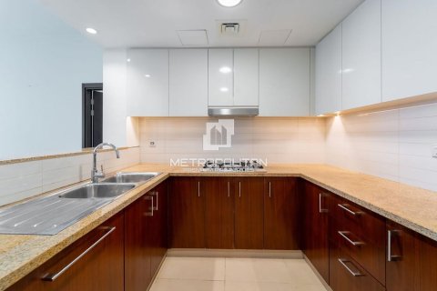 Купить квартиру в Даунтаун Дубай (Даунтаун Бурдж Дубай), Дубай, ОАЭ 2 спальни, 124м2, № 665469 - фото 3