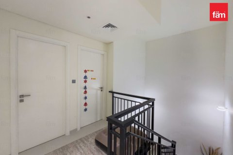 Townhouse de vânzare în Dubai, EAU 3 dormitoare, 151.7 mp.  №678295 - poză 8