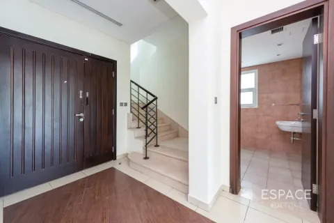 Villa in Jumeirah Village Triangle, Dubai, UAE 5 bedrooms, 372 sq.m. № 737800 - photo 3